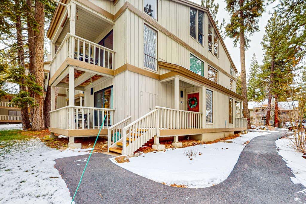 Family-Friendly Condo with Pool, Tennis, Deck & Walk to Beach Access