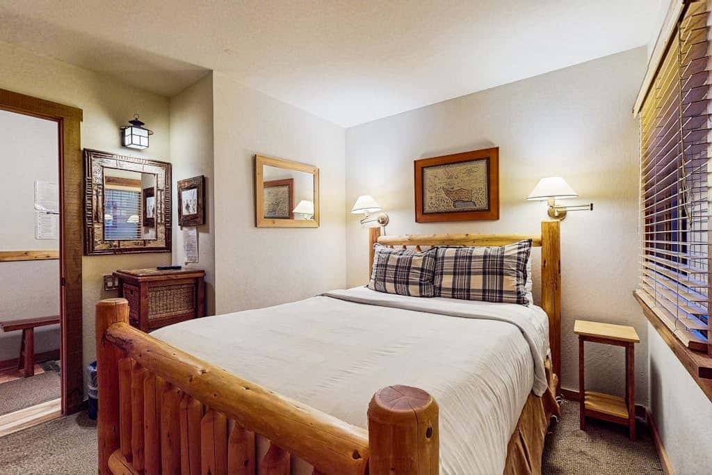 Beautiful Ski-in-ski-out villa with shared hot tubs & pools & tennis and free WiFi
