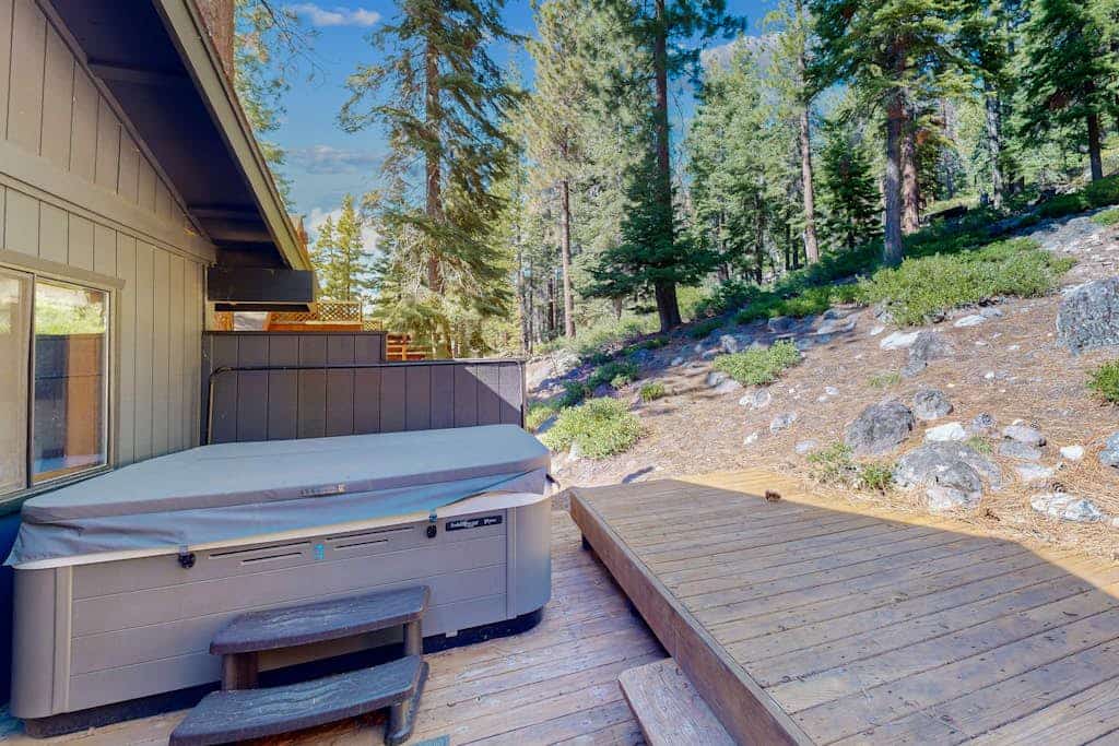 Spectacular Lakeview Cabin