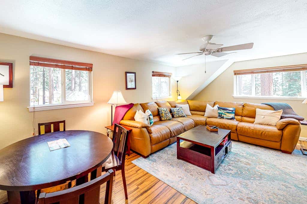Hot Tub & Backyard - Walk 2 Blocks to Lake & Restaurants