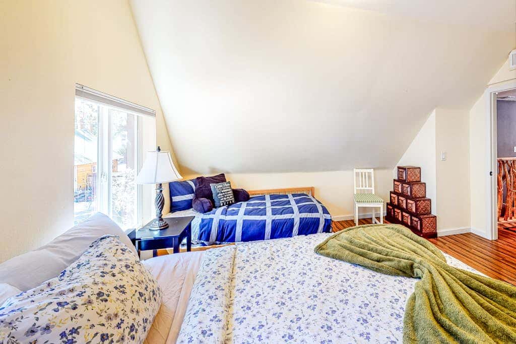 Hot Tub & Backyard - Walk 2 Blocks to Lake & Restaurants