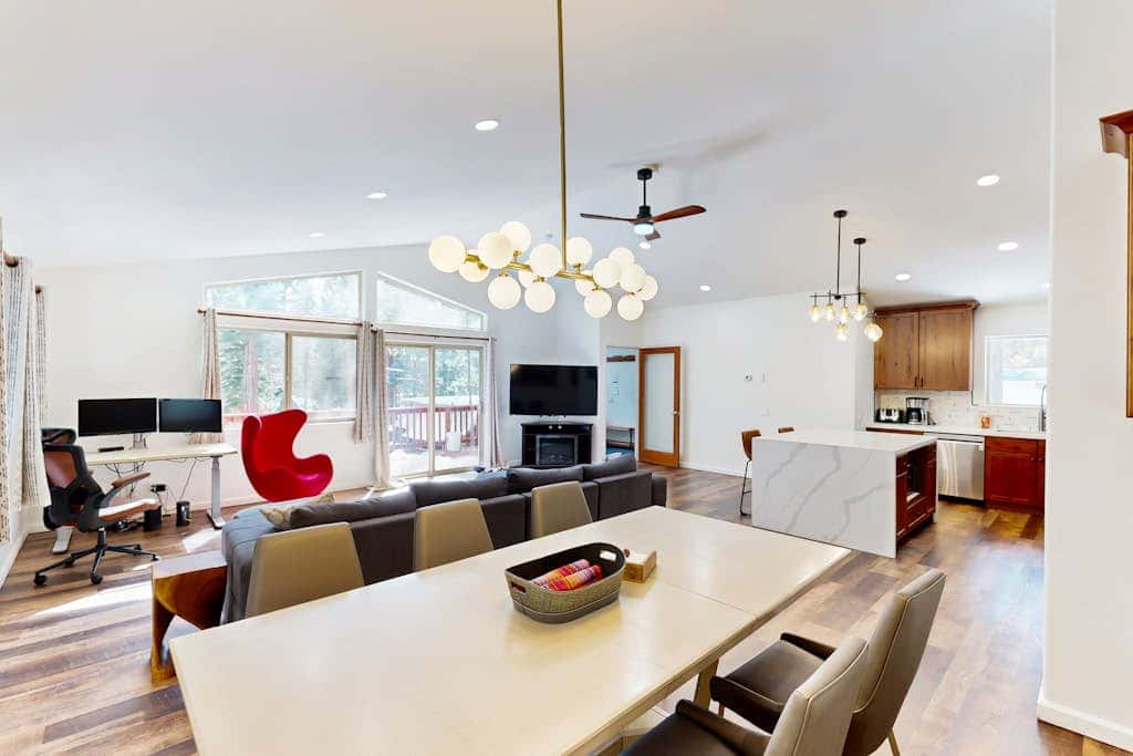 Modern, bright home with great deck - walk to Kings Beach, golf & town