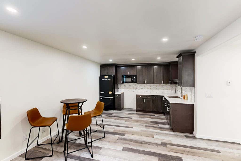 Modern, bright home with great deck - walk to Kings Beach, golf & town