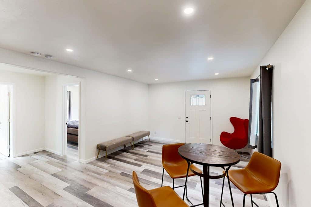 Modern, bright home with great deck - walk to Kings Beach, golf & town