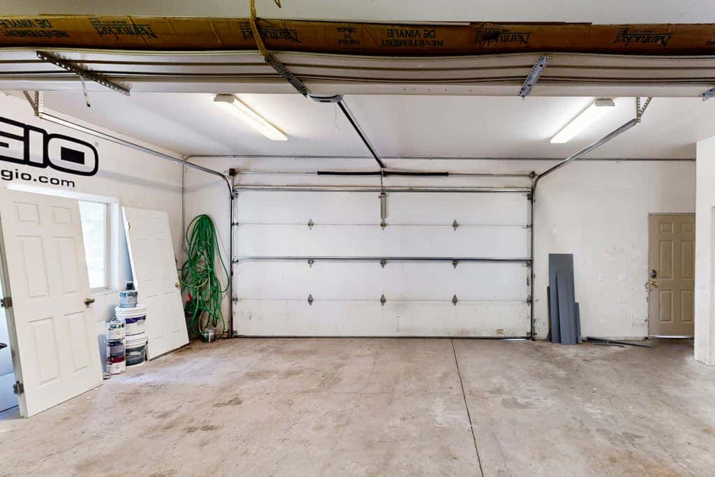 Modern, bright home with great deck - walk to Kings Beach, golf & town