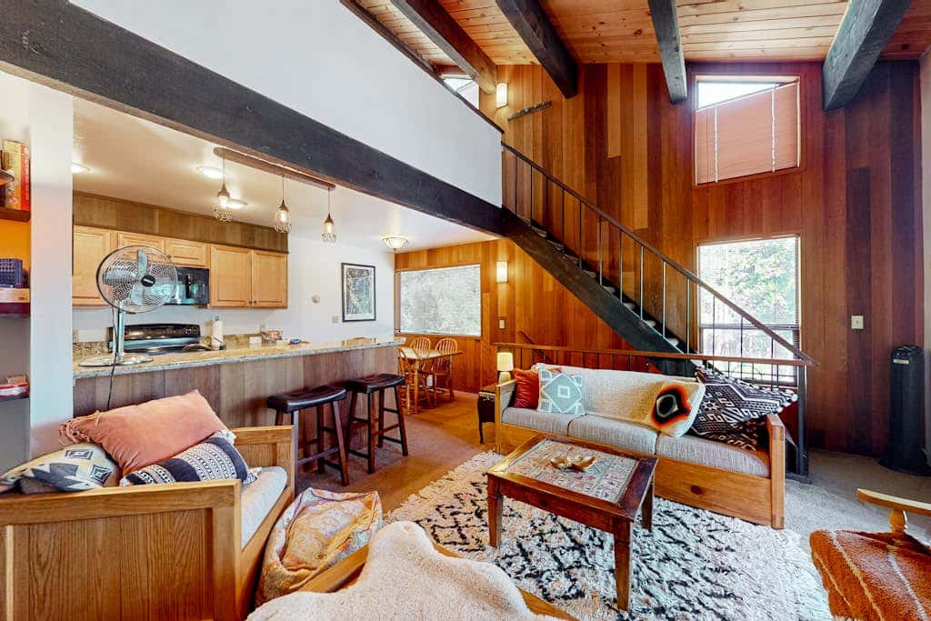 Cozy, 3-story condo with prime location, seasonal pool, tennis & sauna