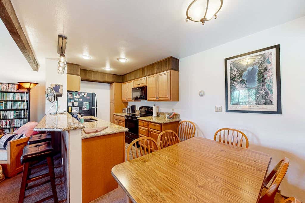 Cozy, 3-story condo with prime location, seasonal pool, tennis & sauna