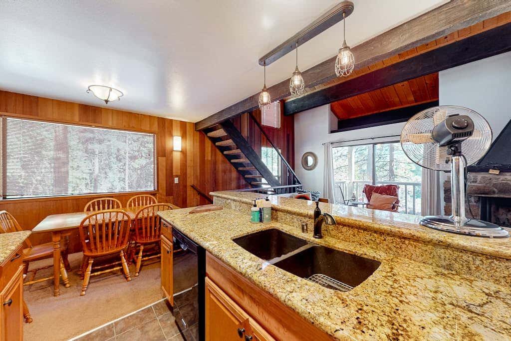 Cozy, 3-story condo with prime location, seasonal pool, tennis & sauna