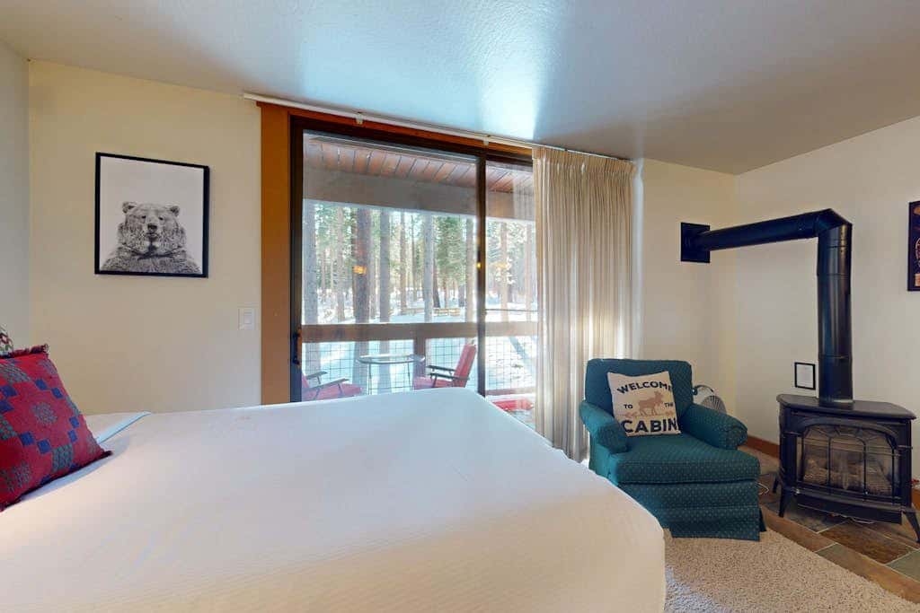 Bright studio with access to hot tub & pools - near the slopes