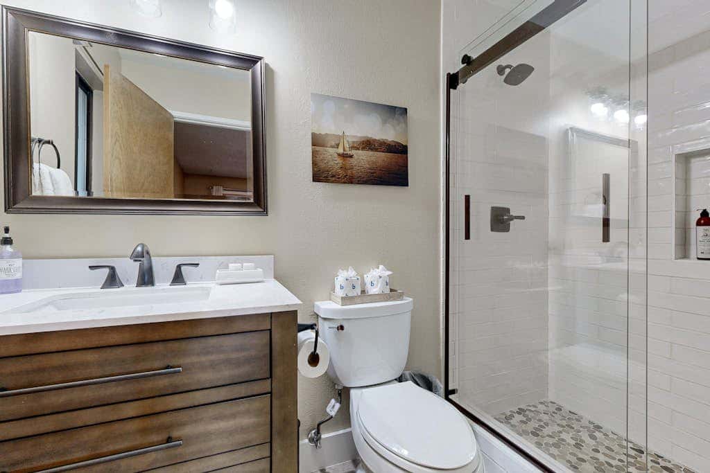 Dog-Friendly Duplex with fireplace, balcony and free internet