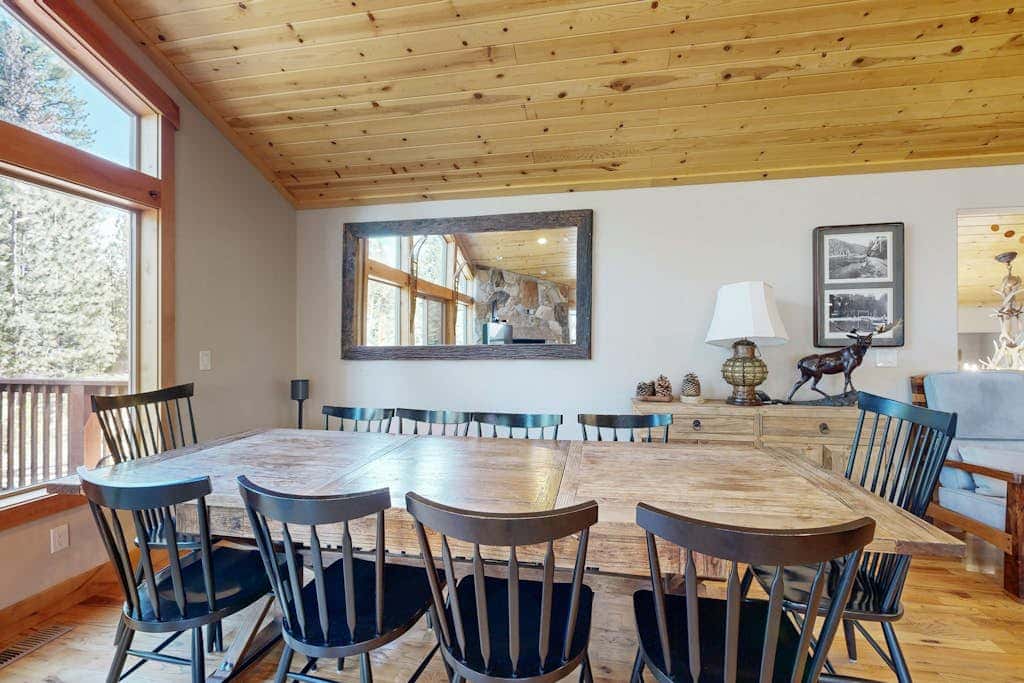 with Private Hot Tub & Deck Short Walk to Beach, Near Skiing