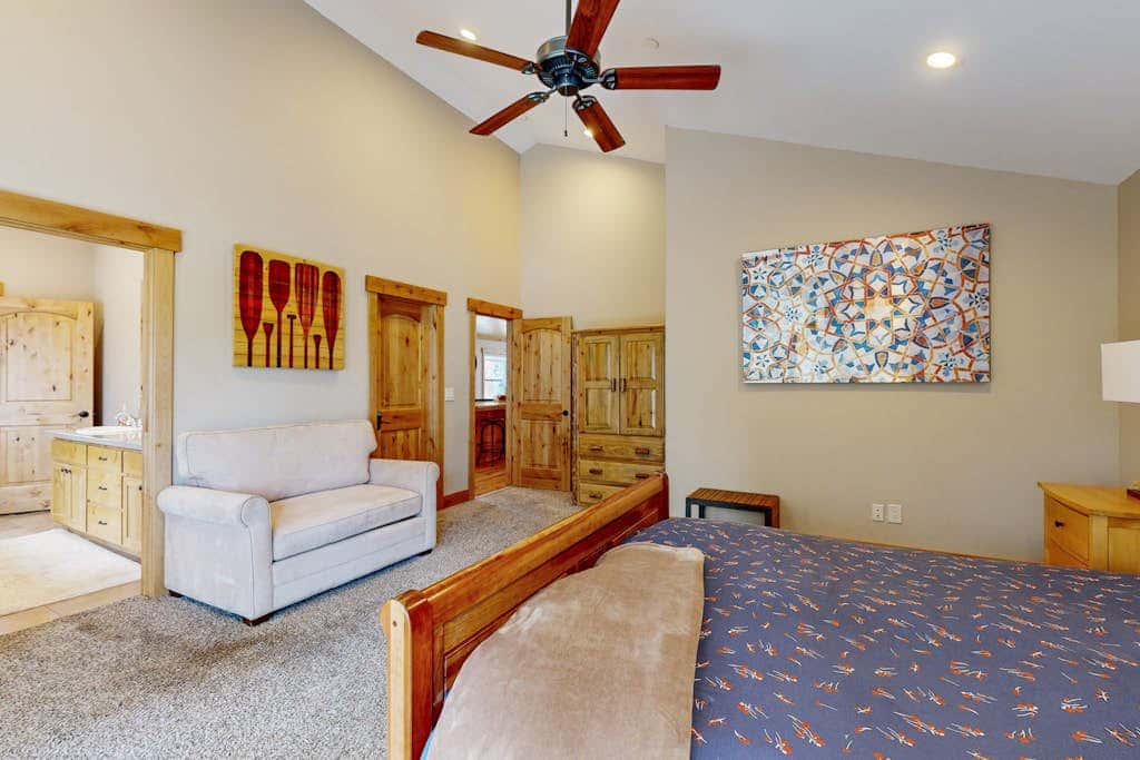 with Private Hot Tub & Deck Short Walk to Beach, Near Skiing
