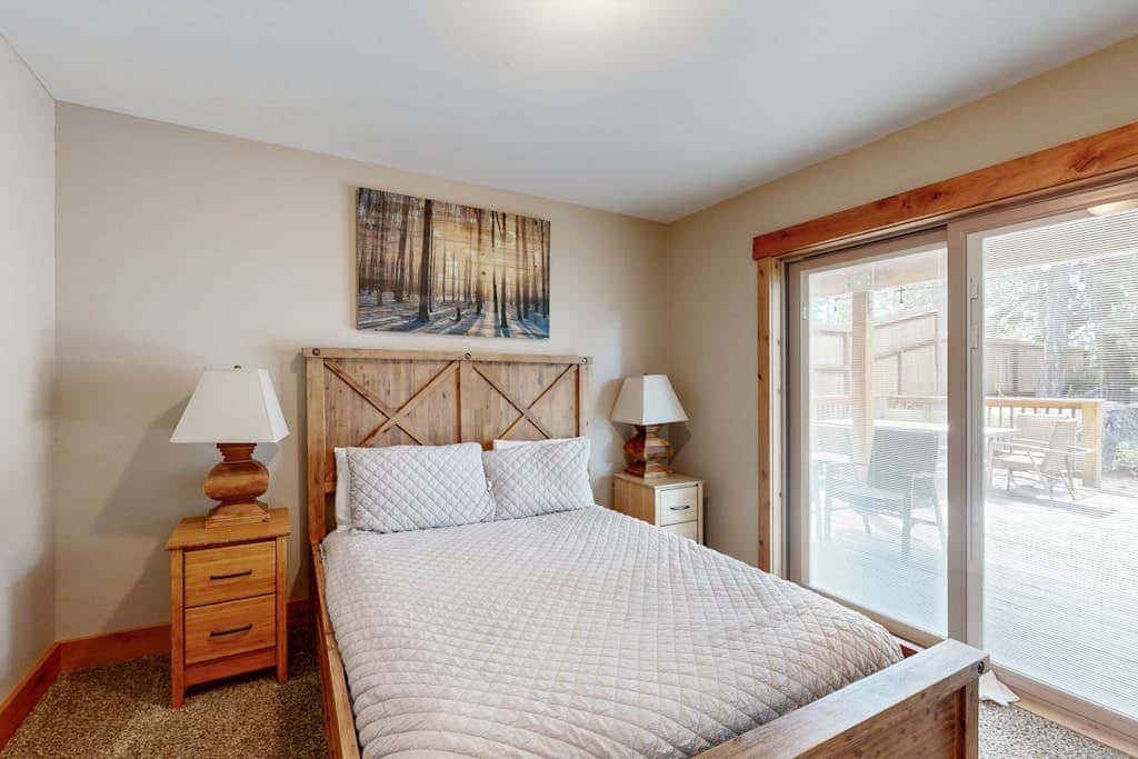 with Private Hot Tub & Deck Short Walk to Beach, Near Skiing