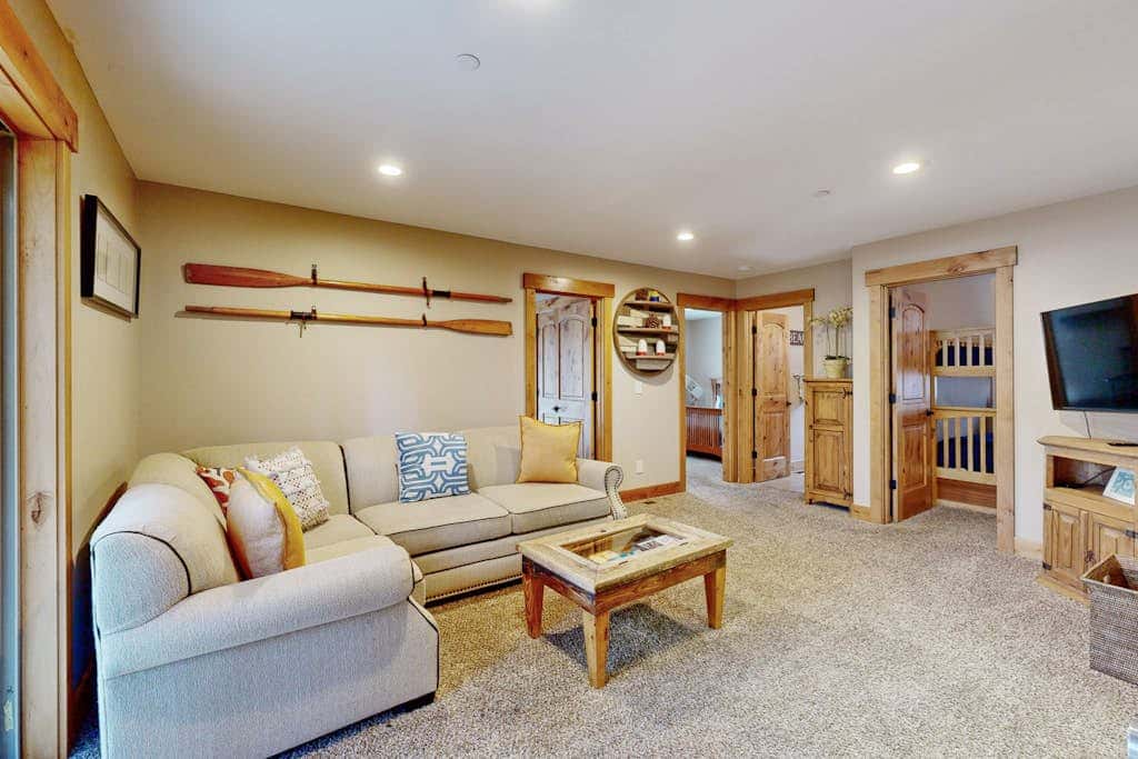 with Private Hot Tub & Deck Short Walk to Beach, Near Skiing