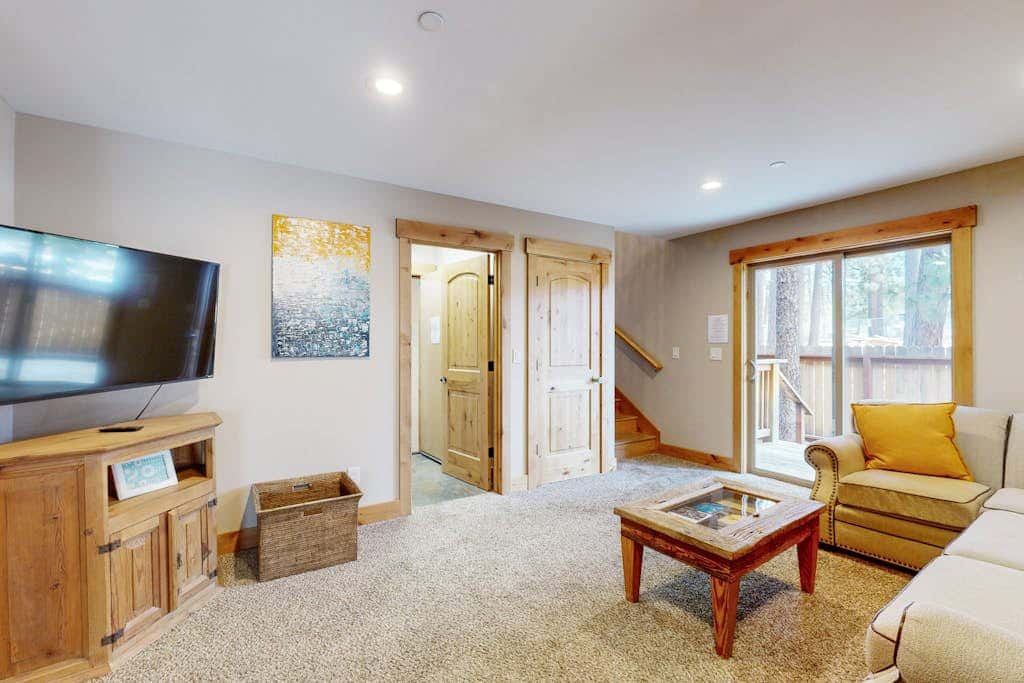 with Private Hot Tub & Deck Short Walk to Beach, Near Skiing