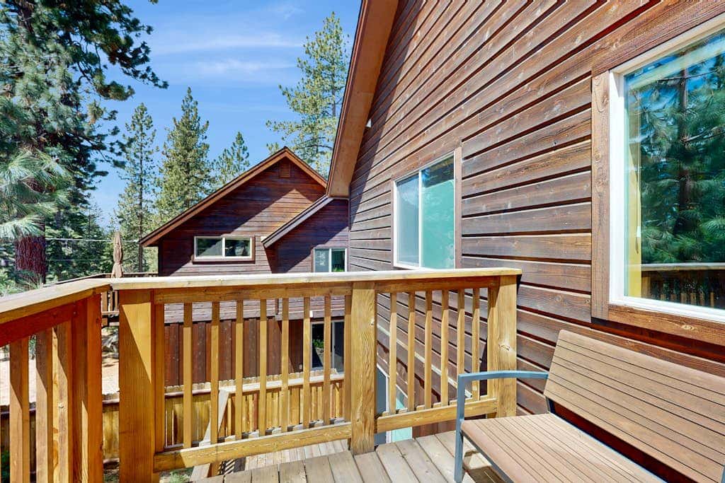 with Private Hot Tub & Deck Short Walk to Beach, Near Skiing