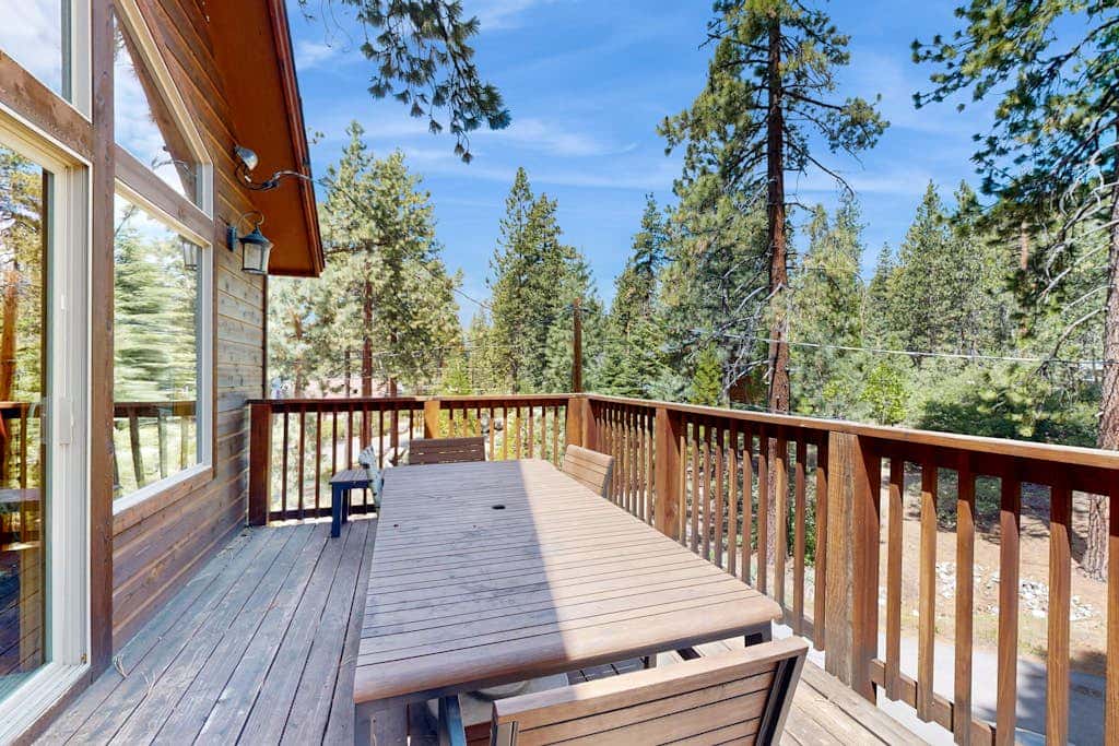 with Private Hot Tub & Deck Short Walk to Beach, Near Skiing