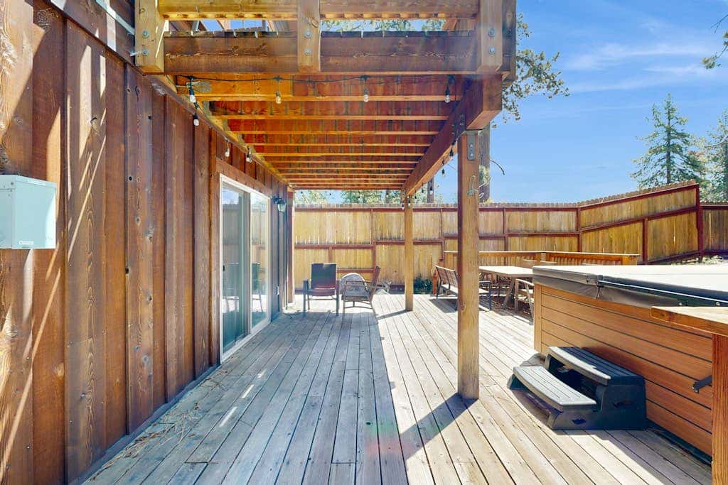 with Private Hot Tub & Deck Short Walk to Beach, Near Skiing