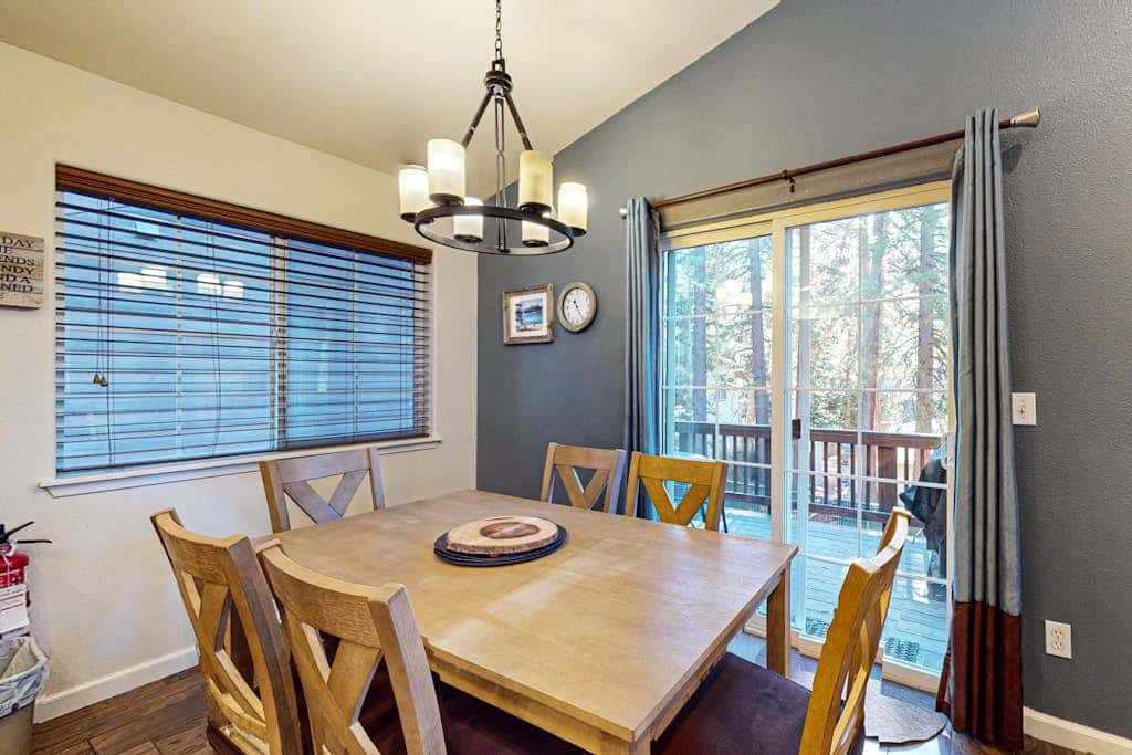 Cozy, enchanting retreat with hot tub, stunning deck, & balcony - close to beach