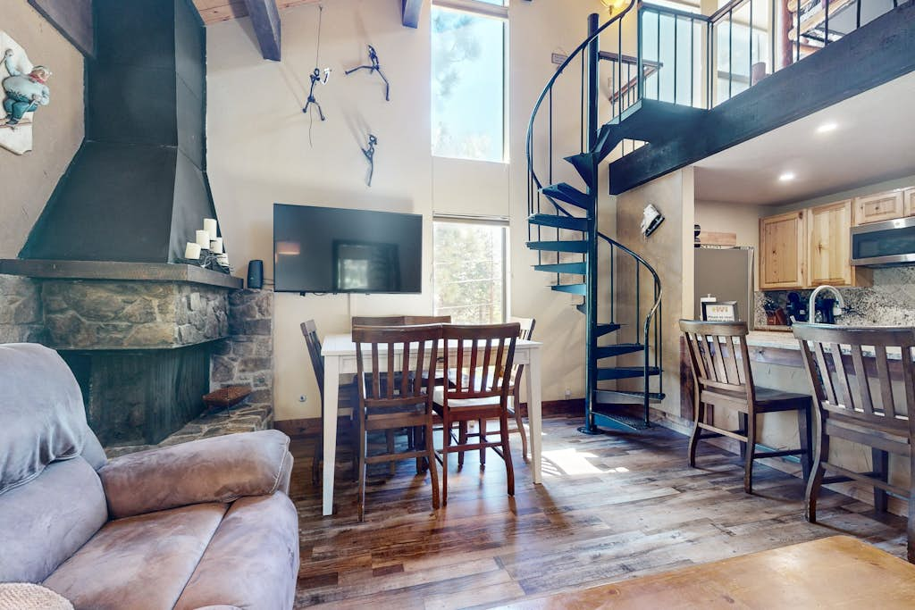 Luxe All-Season Escape - Pool, Sauna, Tennis - Near Kings Beach & Ski Resorts
