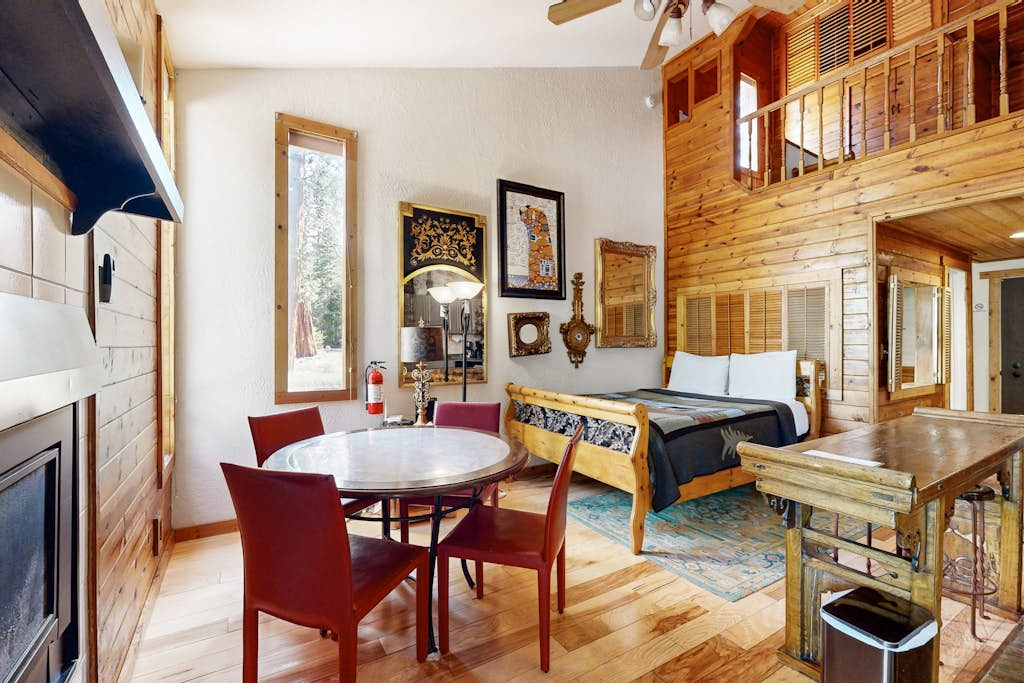 Eclectic second floor condo with loft, balcony, & gas fireplace - family friendly