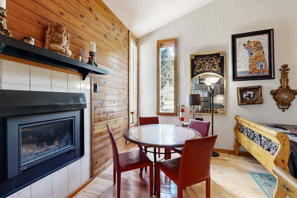 Eclectic second floor condo with loft, balcony, & gas fireplace - family friendly