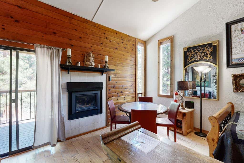 Eclectic second floor condo with loft, balcony, & gas fireplace - family friendly