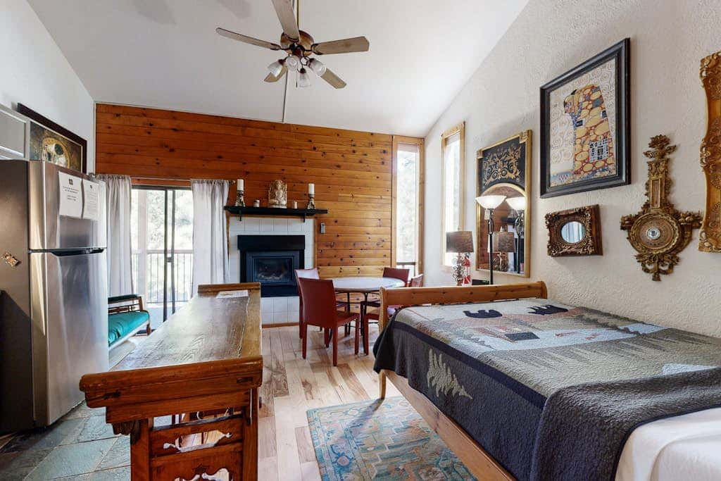 Eclectic second floor condo with loft, balcony, & gas fireplace - family friendly