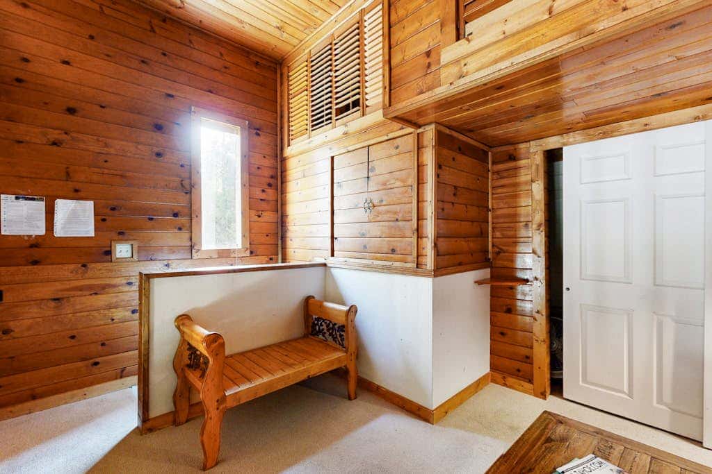 Eclectic second floor condo with loft, balcony, & gas fireplace - family friendly