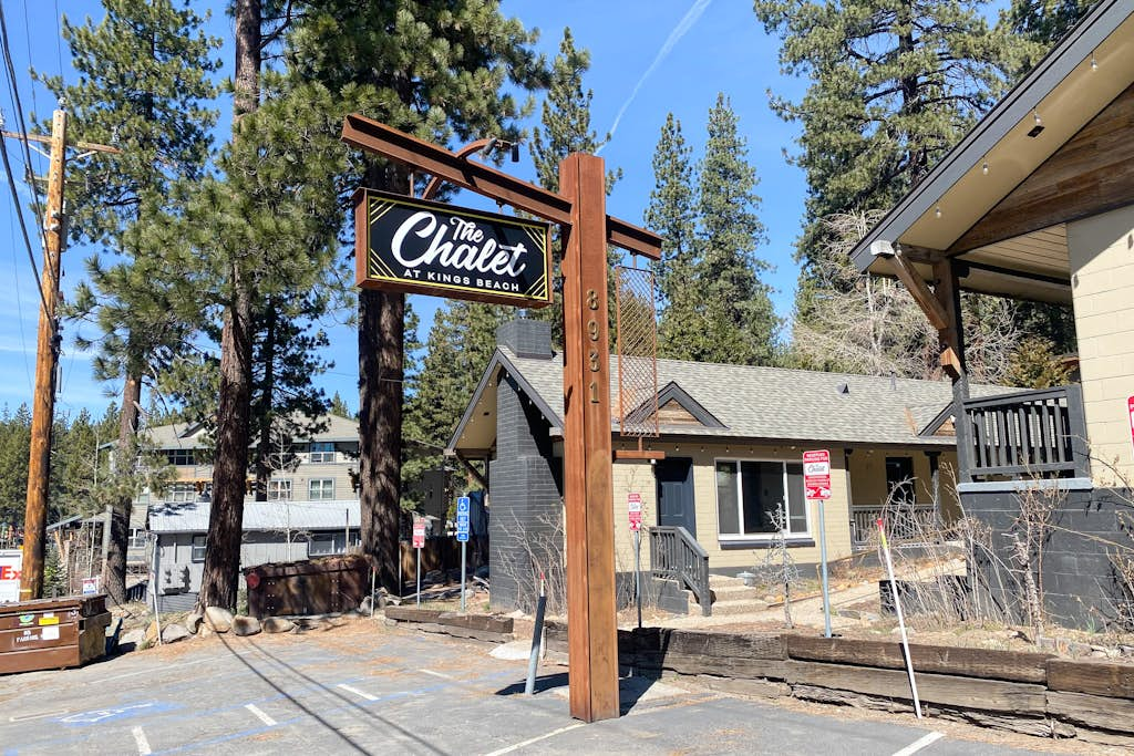 Mountain-side home base with fireplace, WiFi, full kitchen & patio with firepit