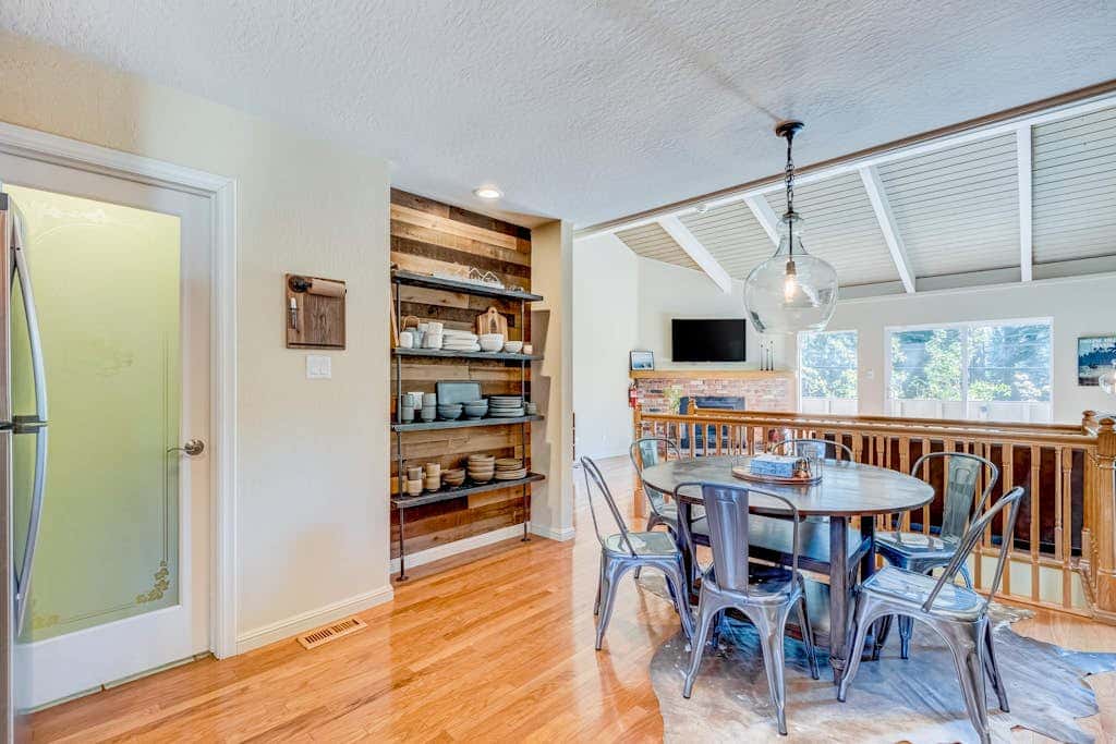 Two-story mountain-view condo with balcony, fireplace & pool - dog-friendly