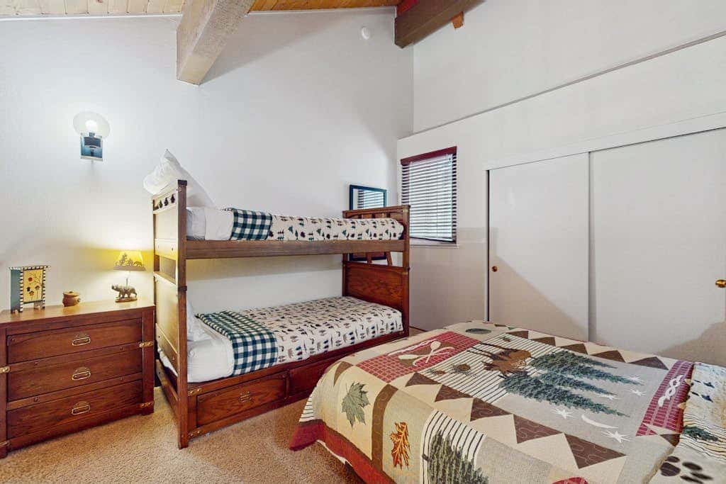 Tahoe condo with hot tub, central AC, fireplace, gas grill & balcony