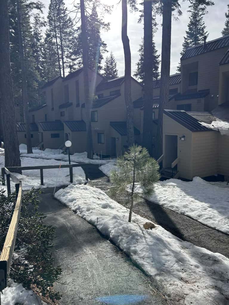 Tahoe condo with hot tub, central AC, fireplace, gas grill & balcony