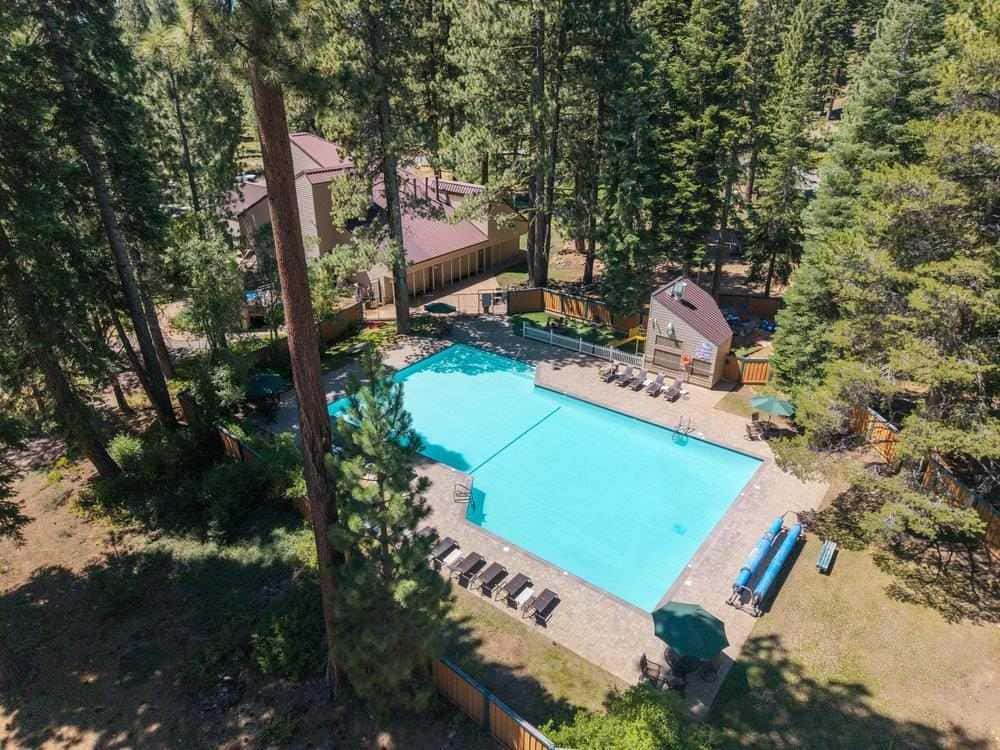 Tahoe condo with hot tub, central AC, fireplace, gas grill & balcony