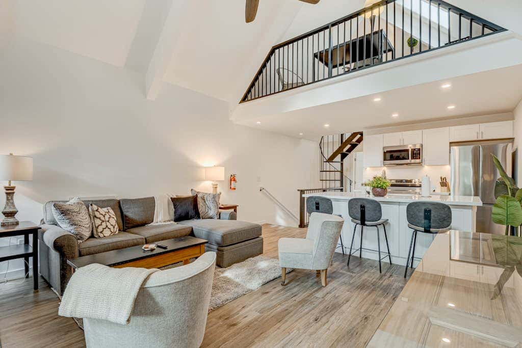 Hospitable condo with wood-burning fireplace, washer&dryer, deck, & balcony