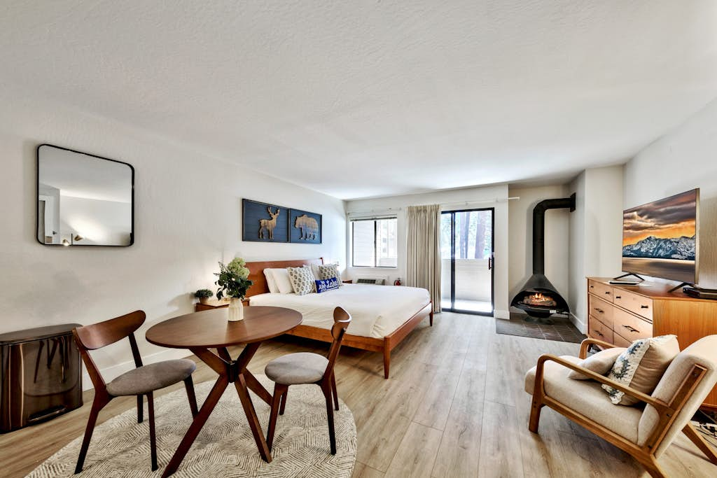 Delight in luxe amenities at this newly remodeled Lakeland Village studio