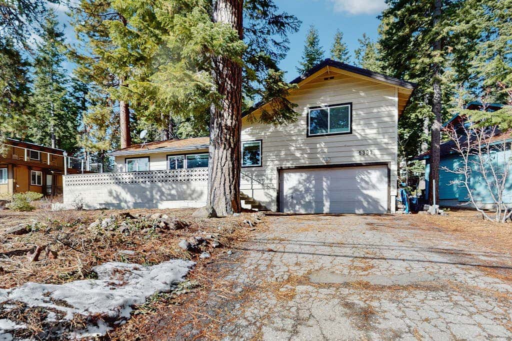 Complimentary paddle boards and a relaxing sauna just steps from Lake Tahoe.