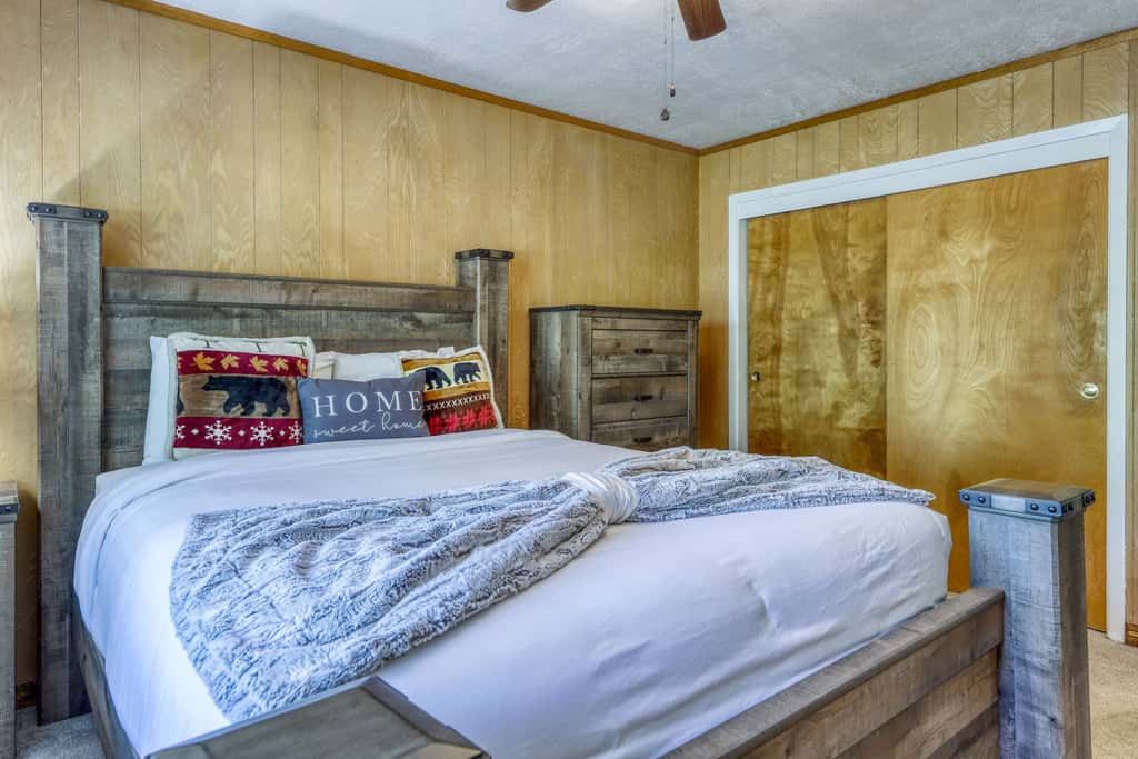 Complimentary paddle boards and a relaxing sauna just steps from Lake Tahoe.