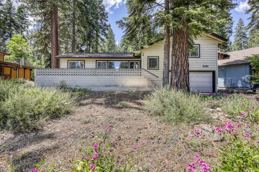 Complimentary paddle boards and a relaxing sauna just steps from Lake Tahoe.