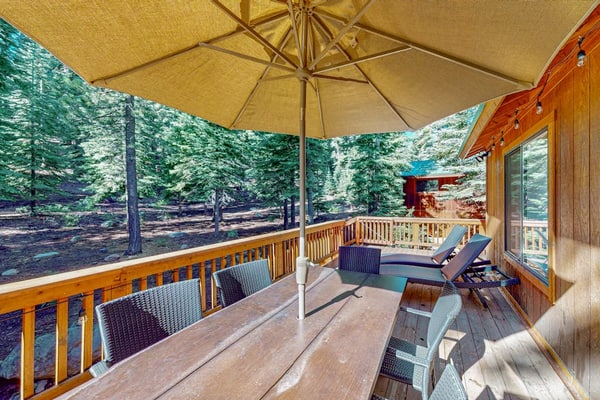 Hansel Hideaway