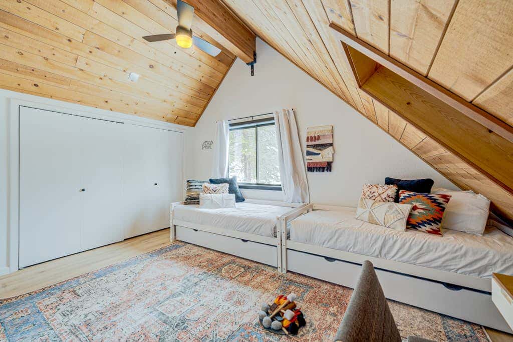 Cozy-Chic Mountain Getaway in the Heart of Truckee