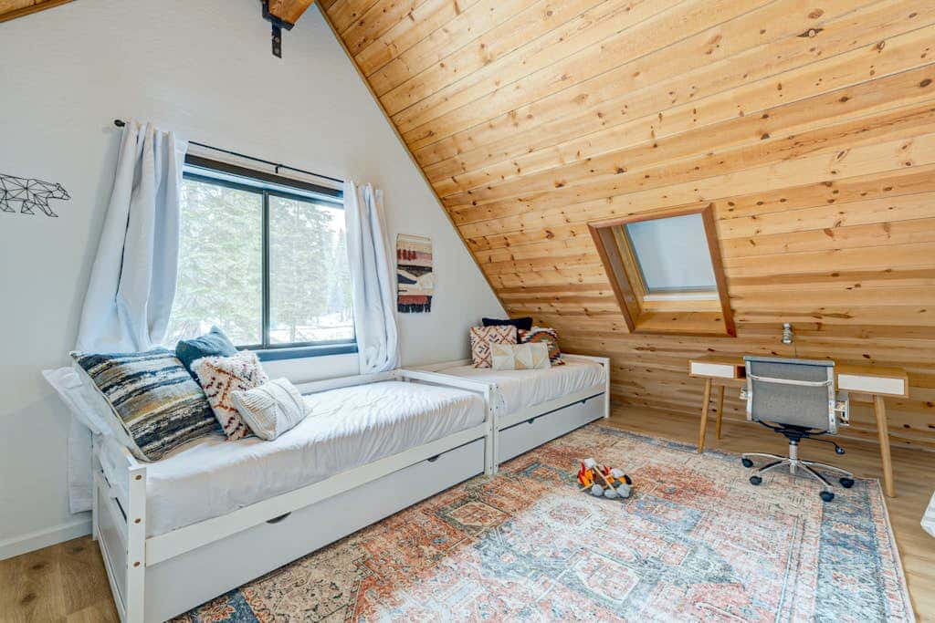 Cozy-Chic Mountain Getaway in the Heart of Truckee