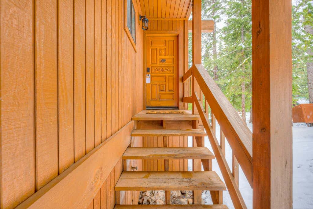 Cozy-Chic Mountain Getaway in the Heart of Truckee