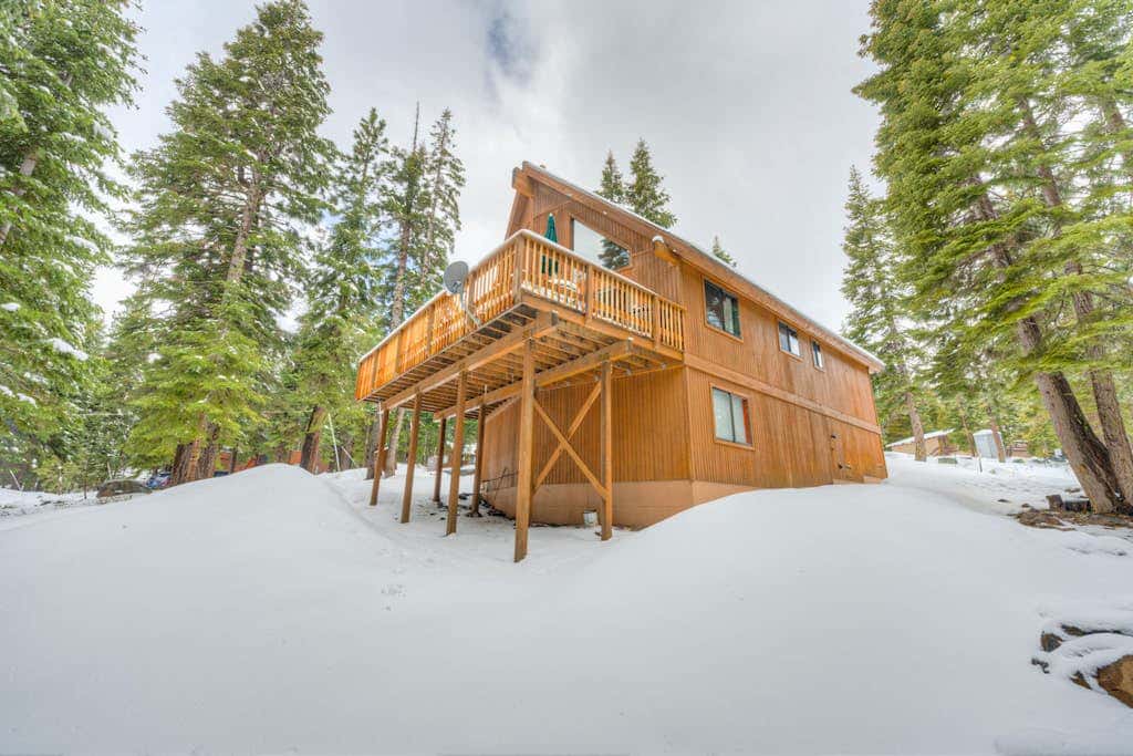 Cozy-Chic Mountain Getaway in the Heart of Truckee