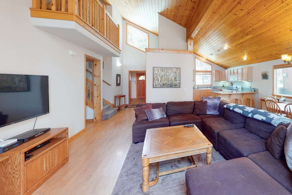 Falcon Point Manor
