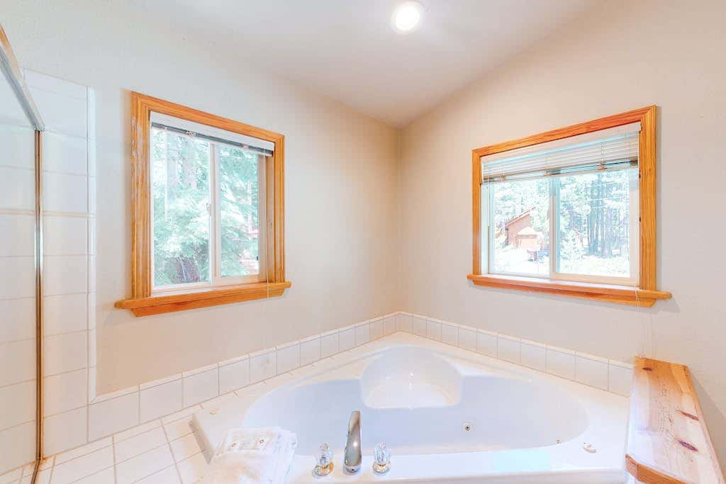 Escape to Mountain Comfort in the Heart of Truckee, CA