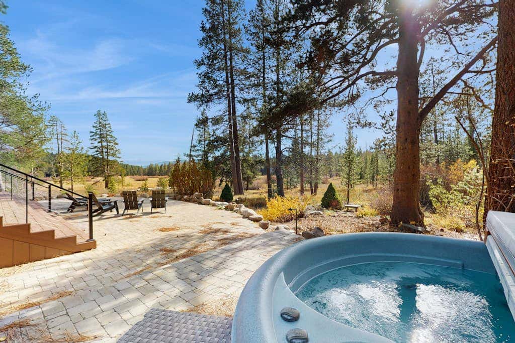 Expansive Tahoe home with hot tub, deck, sauna, game room and washer&dryer