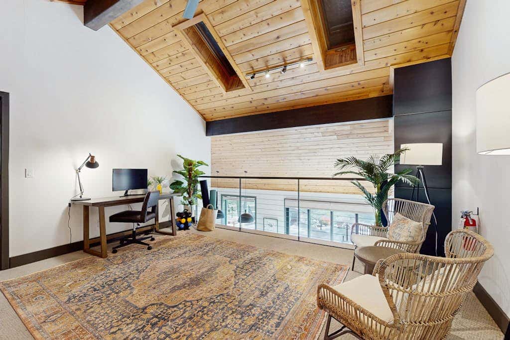 Expansive Tahoe home with hot tub, deck, sauna, game room and washer&dryer