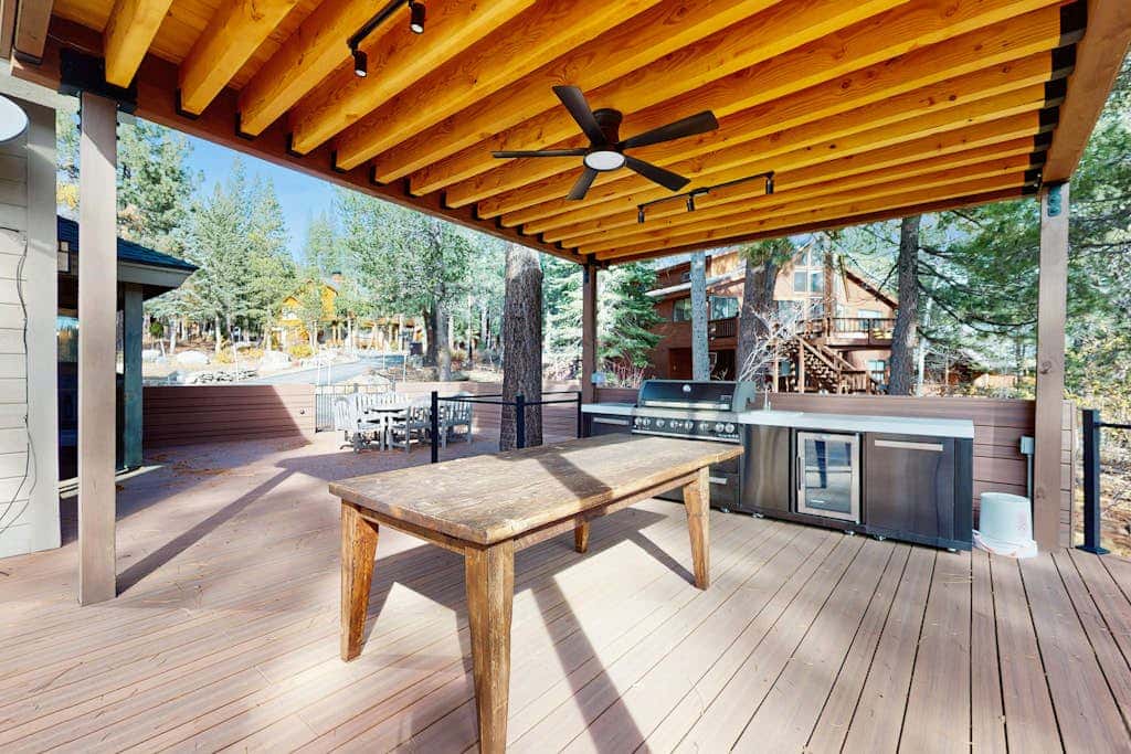 Expansive Tahoe home with hot tub, deck, sauna, game room and washer&dryer
