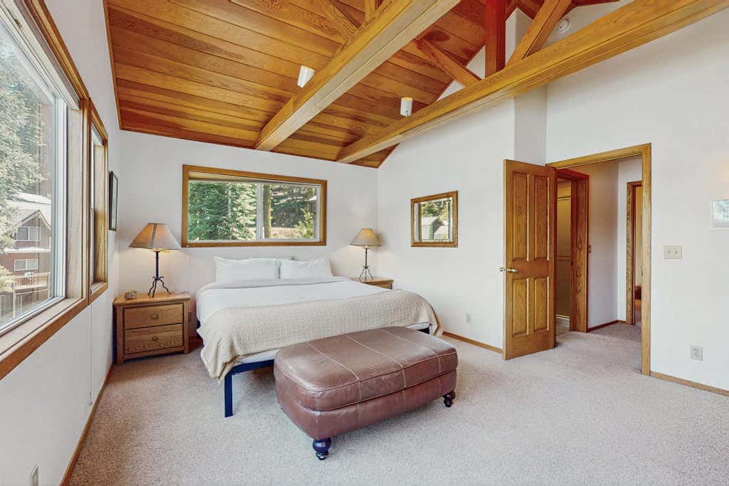 Terrific lakefront gem with private hot tub, dock & beach - near skiing & town